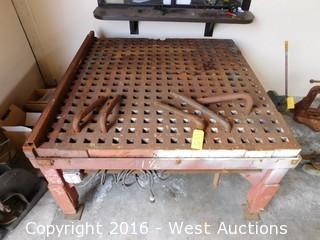 5'x5' Acorn Table with (5) Clogs
