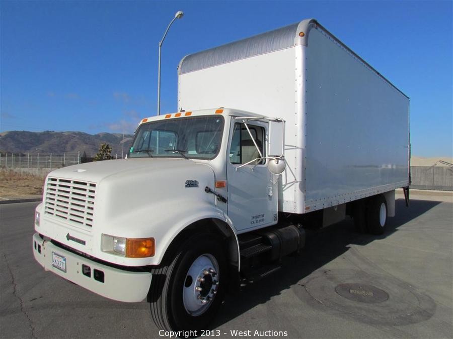 West Auctions - Auction: 2001 International 4700 24' Box Truck ITEM ...