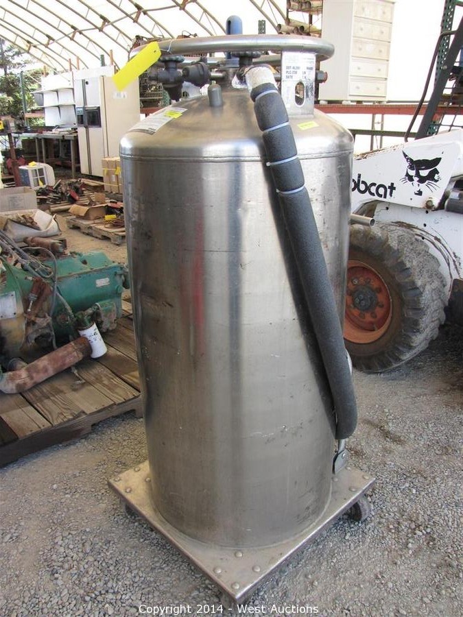 West Auctions Auction Trucks, Trailers and Heavy Construction