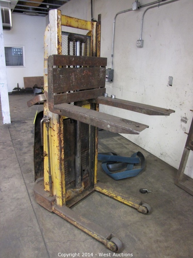 West Auctions Auction Heavy Equipment And Machinery From Structural Steel Fabricator Item Big Joe Electric Material Lift