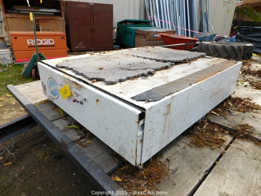 West Auctions Auction Auction Of Ford F 350 Bucket Truck And