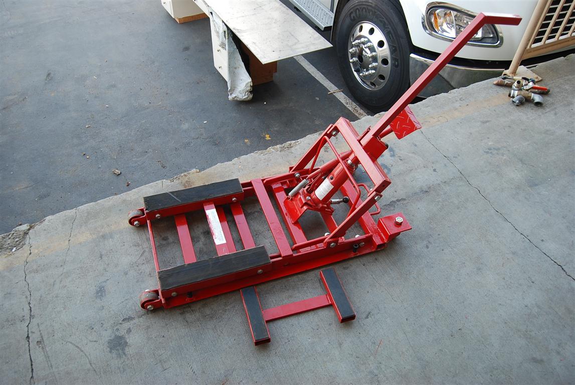 West Auctions Auction Equipment Inventory Reduction Sale in Sacramento, California ITEM ATV Lift
