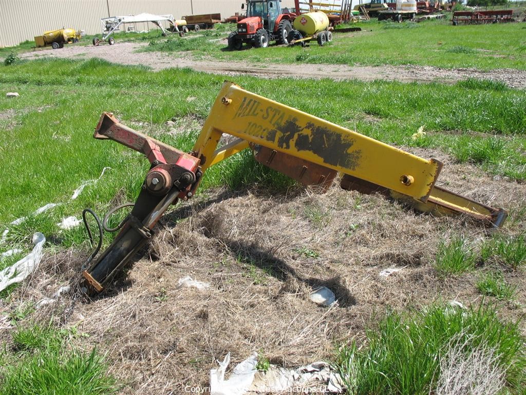 West Auctions Auction Dave's Hay Barn Inc. in Esparto, California
