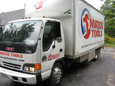 West Auctions - Auction: 2003 GMC Tilt Cab Matco Tool Truck ITEM: 2003 ...