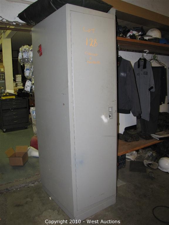 West Auctions Auction Plumbing Contractor in Vacaville, CA ITEM Supply with Paints