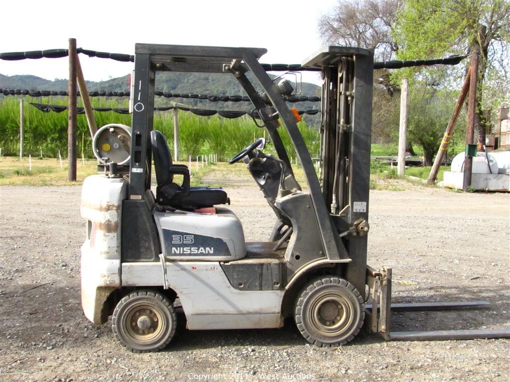 West Auctions Auction Nissan 3,500 lb. Propane Forklift in Clearlake