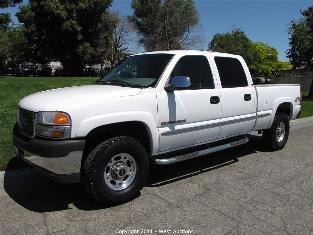 West Auctions - Auction: 2001 GMC 2500HD Sierra SLT 4x4 Pickup Truck ...