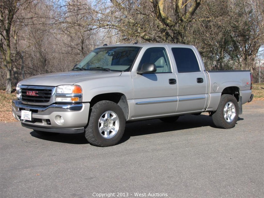 West Auctions - Auction: 2005 GMC Sierra 4x4 Pickup Truck ITEM: 2005 ...