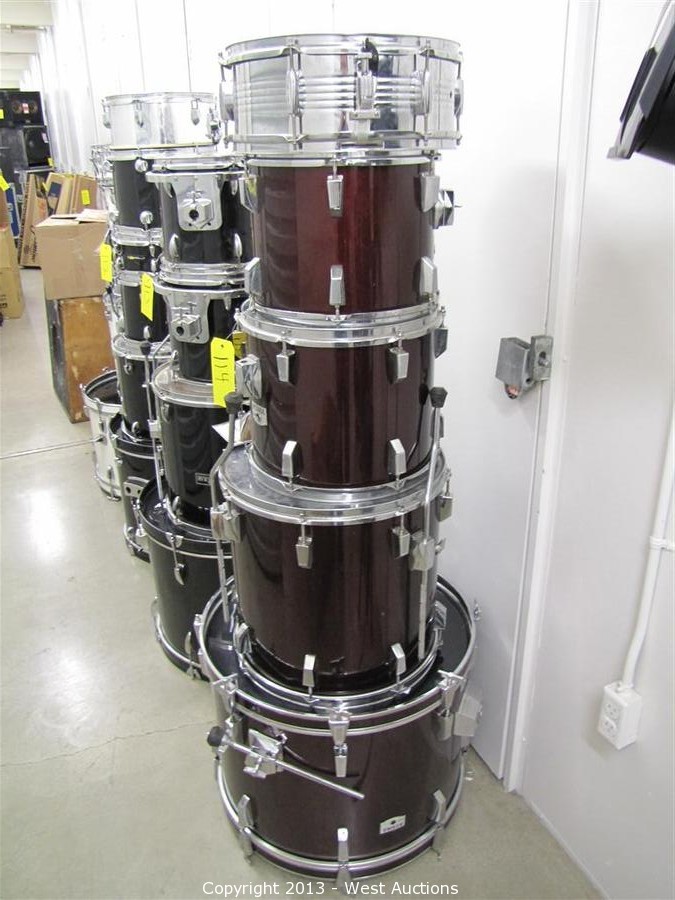 4) Piece Tama Rockstar Drum Set with (1) Pulse Snare Drum Auction
