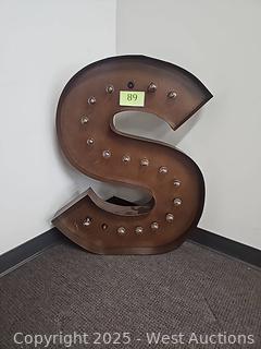 Marquee Letter S