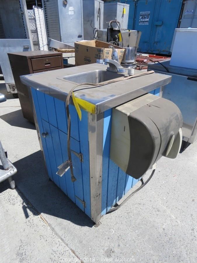 West Auctions Auction Industrial Machinery, Concession Stands