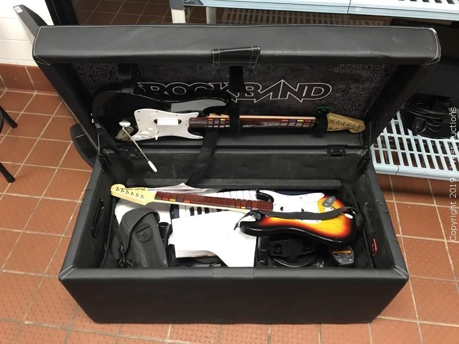 West Auctions Auction Post Auction for Apple and PC Computers