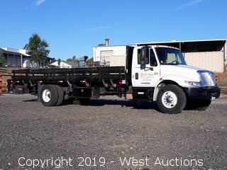 2007 International 4300 25' Stake Side Flatbed Truck with Liftgate