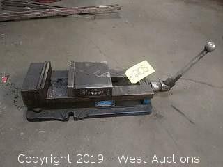Kurt D688 Manual Vise, 6" with 8.8" opening
