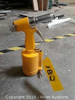 Pneumatic Rivet Gun