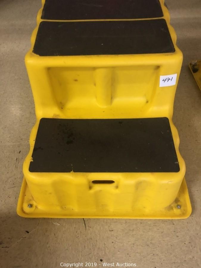 Forklift, Vehicles, and Commercial Printing Equipment Liquidation Auction
