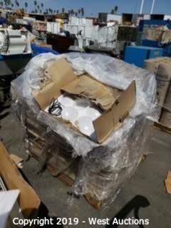 Pallet of Light Fixtures