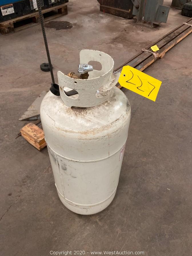 forklift propane tanks liquid or vapor