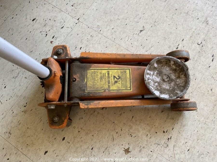 West Auctions Auction Cub's Garage Auction ITEM Central Hydraulics