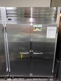 Traulsen G20010 Traulsen G20010 52" G Series 2-section Solid Door Reach-in Commercial Refrigerator