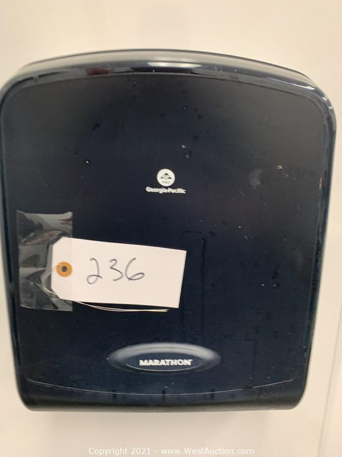 West Auctions Auction Indoor Playground & Restaurant Auction ITEM Marathon Pull Paper Towel