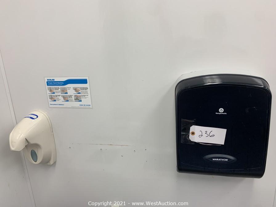 West Auctions Auction Indoor Playground & Restaurant Auction ITEM Marathon Pull Paper Towel