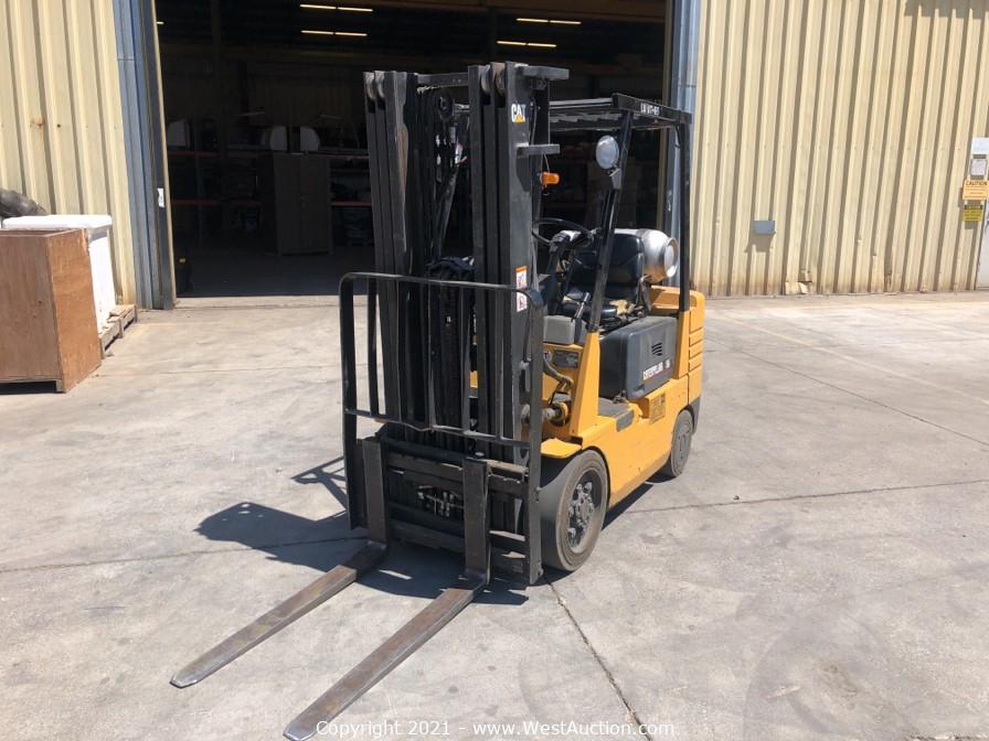 Online Auction Of Caterpillar GC25 4,250lb Capacity Forklift 