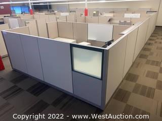 Cubicle Assembly With (4) Cubicle Offices