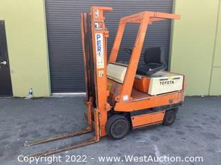 Toyota 2600lb Capacity Electric Forklift 