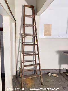 8’ Wooden Ladder