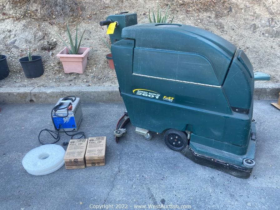 West Auctions Auction Online Auction of Ford Trucks, 2010 Ford E450