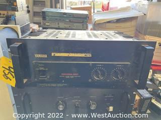 (1) Yamaha Professional Series P2201 Power Amplifier 