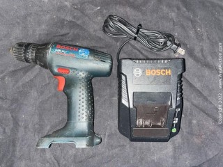(1) Set of Bosch GSR 12-1 Professional Drill & Charger 