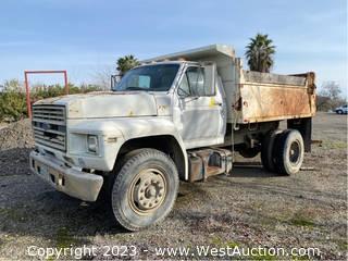 1989 Ford F-700 Dump Truck