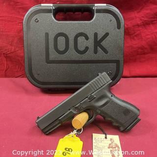 (New) Glock Model 19 Semi Auto Pistol in 9mm W/ 2-Mags