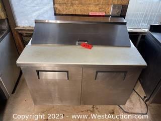True Refrigerated Salad/Sandwich Maker with Cutting Board