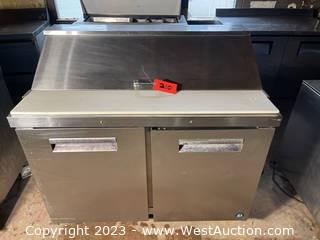 Hoshizaki Refrigerated Salad/Sandwich Unit with Cutting Board