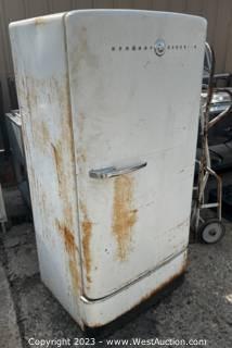 Vintage 1940 GE Refrigerator 