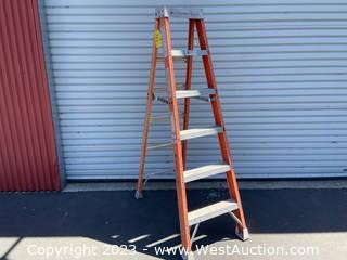 Louisville 6’ 300 Lb Capacity Fiberglass Ladder 