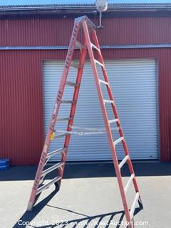 Werner 10’ Fiberglass 250 Lb Capacity Ladder