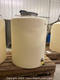 250 Gallon Poly Tank With Lid And Fittings 