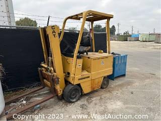 Caterpillar Towmotor M50 5,000lb Capacity Electric Forklift With Ferrocharger 