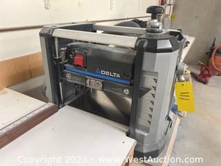 Delta 13” Portable Planer With Dust Collection Duct 