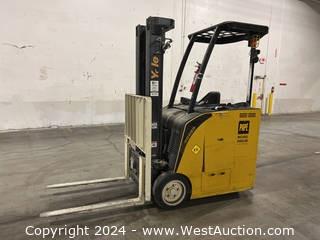 Yale 3,000 Lb Capacity Electric Forklift With Powerhouse Ecotec Charger