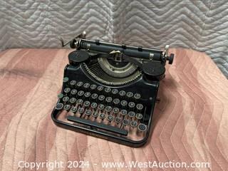Underwood Typewriter 