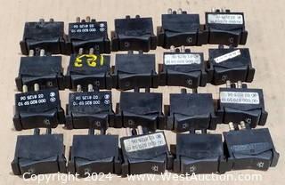 (20) Dome Light Switch Vertical for W123 W126